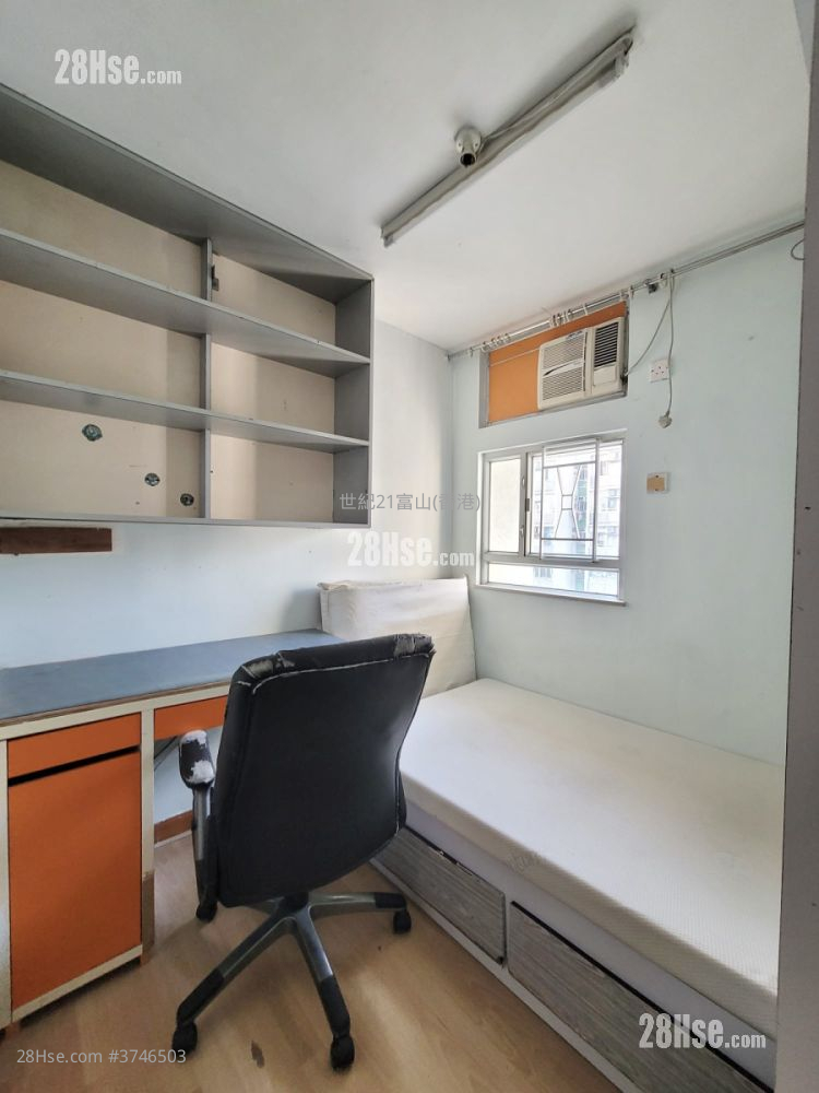 Ying Fuk Court Sell 3 Bedrooms , 1 Bathroom 559 ft²