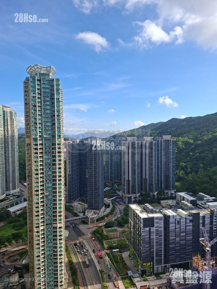 領都 售盤 4 房 , 3 浴室 976 平方呎