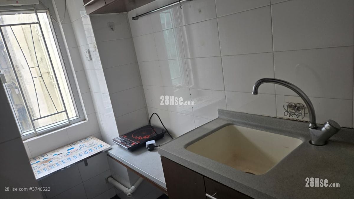 信邦大廈 售盤 2 房 , 1 浴室 237 平方呎