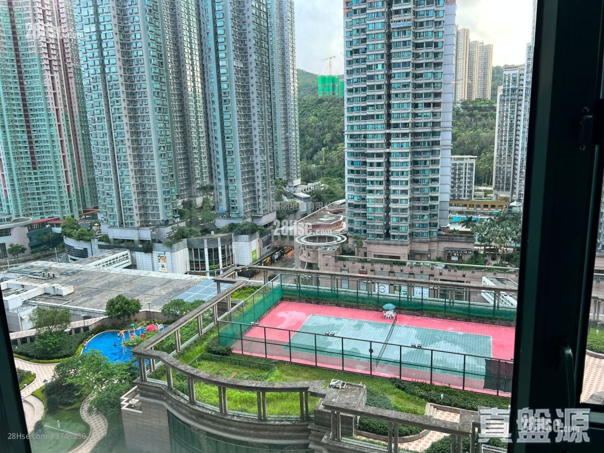 The Metro City Sell 3 Bedrooms , 2 Bathrooms 713 ft²