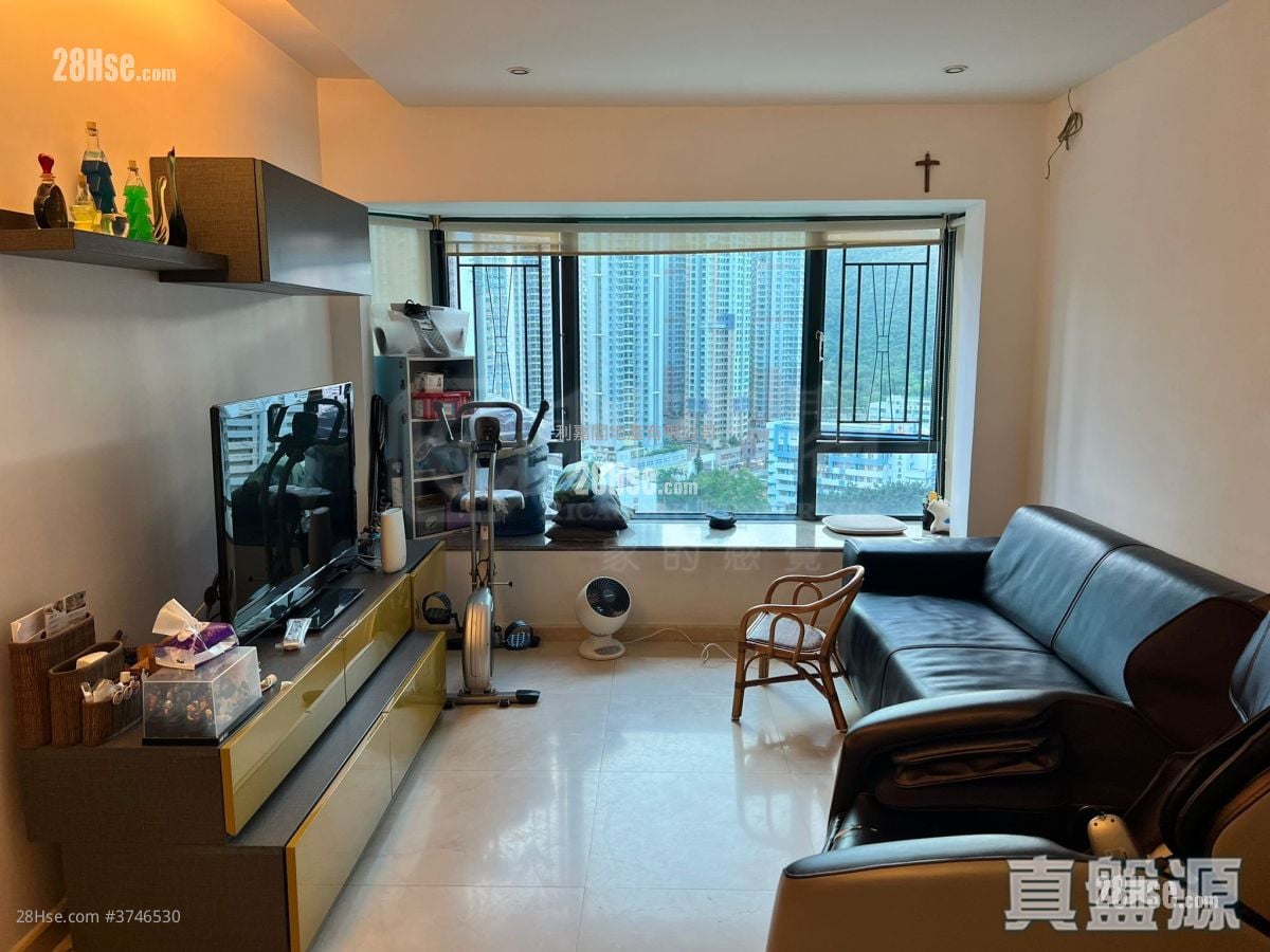 The Metro City Sell 3 Bedrooms , 2 Bathrooms 713 ft²