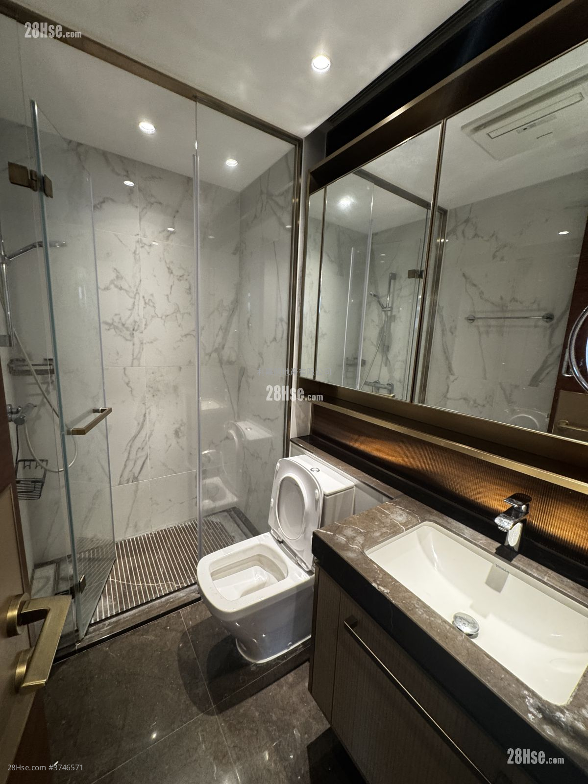 緹岸 租盤 3 房 , 2 浴室 790 平方呎