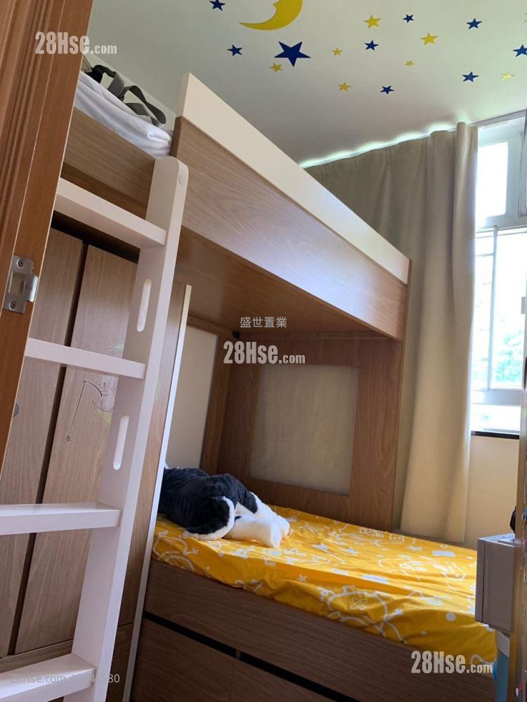 Fung Shing Court Sell 2 Bedrooms , 1 Bathroom 381 ft²