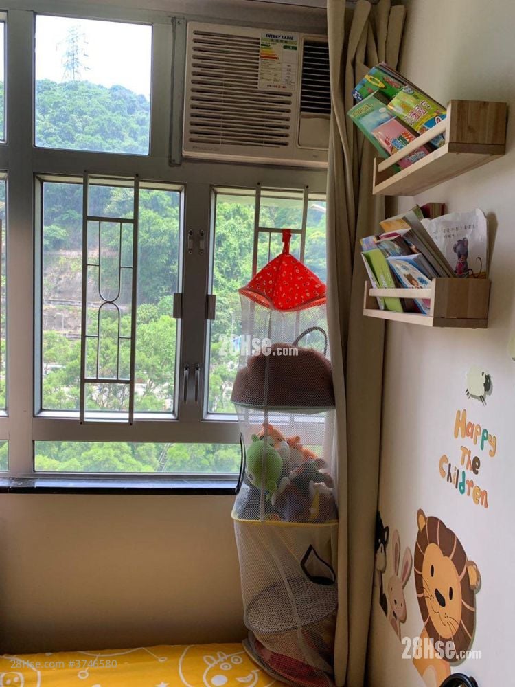 Fung Shing Court Sell 2 Bedrooms , 1 Bathroom 381 ft²