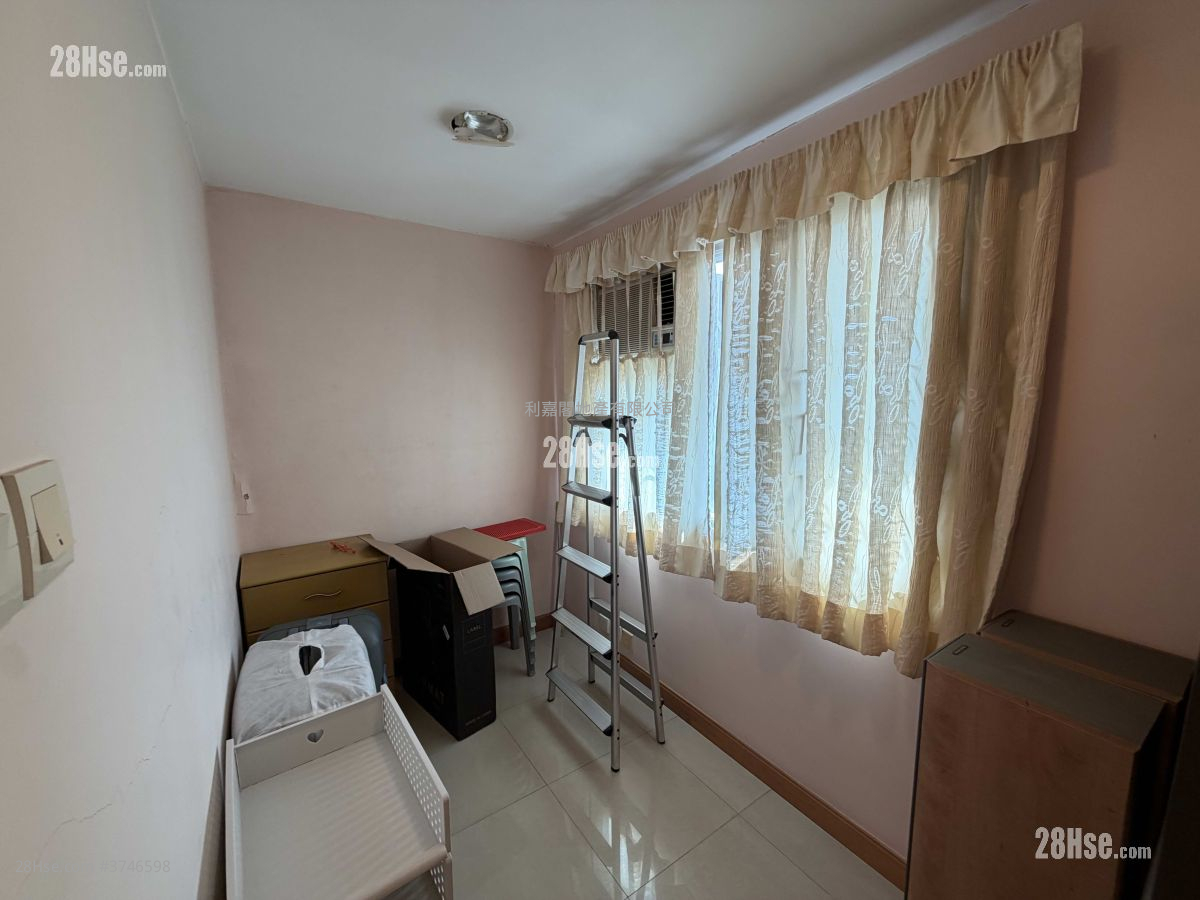 锦绣花园 售盘 3 房 950 平方尺