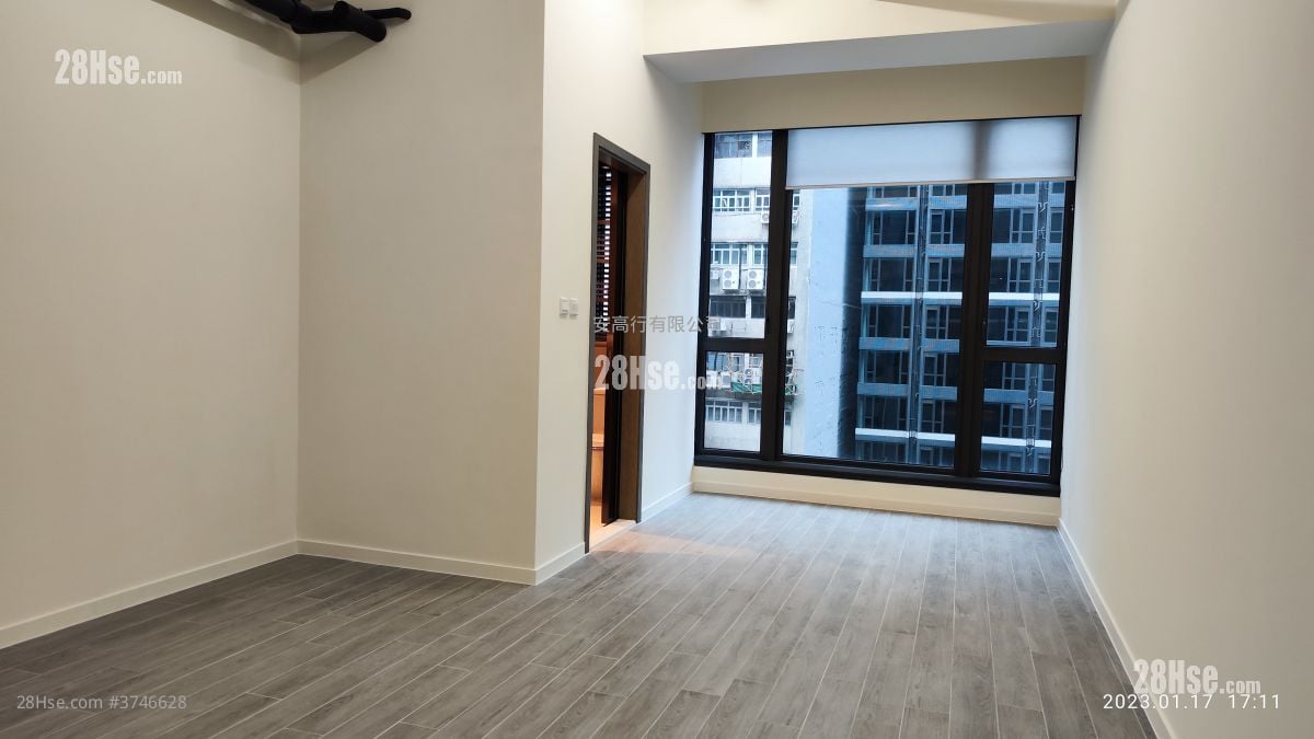 W MEGA 租盘 开放式间隔 , 1 厕所