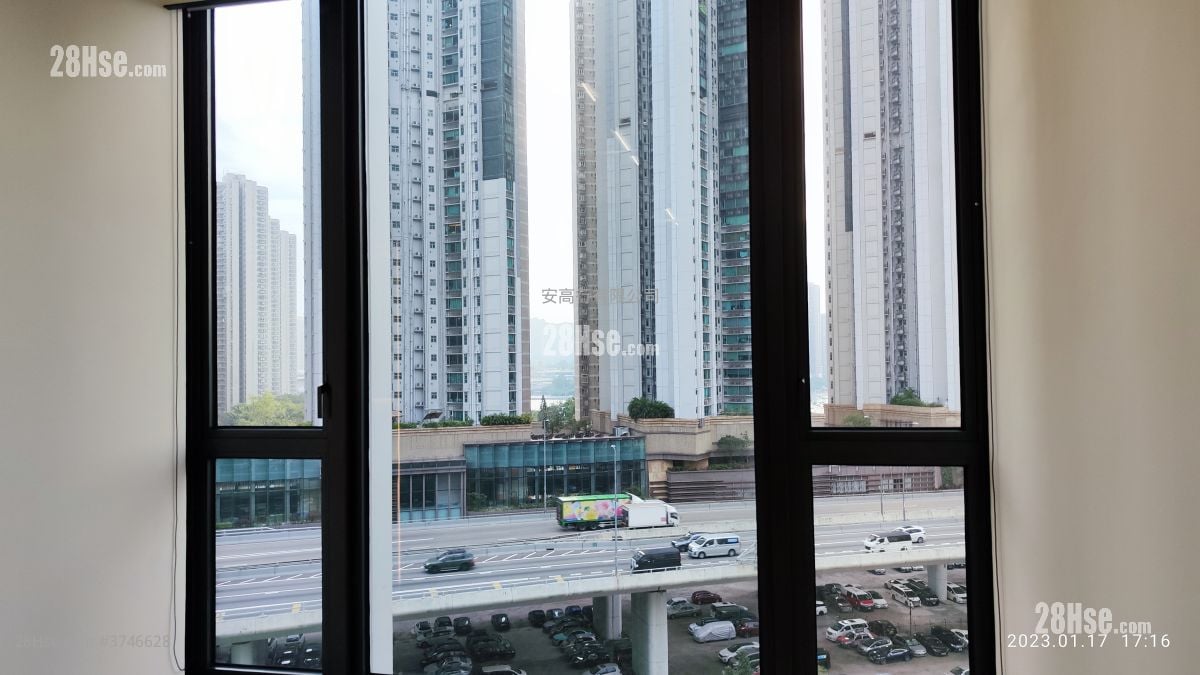 W MEGA 租盘 开放式间隔 , 1 厕所