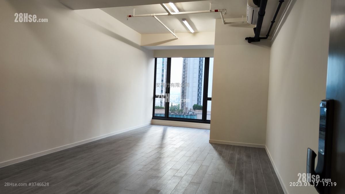 W MEGA 租盘 开放式间隔 , 1 厕所