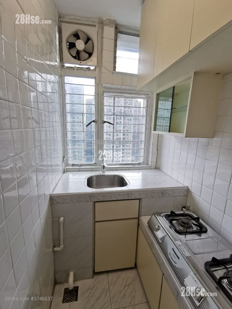 Wah Ming Est Sell 1 Bedroom , 1 Bathroom 212 ft²