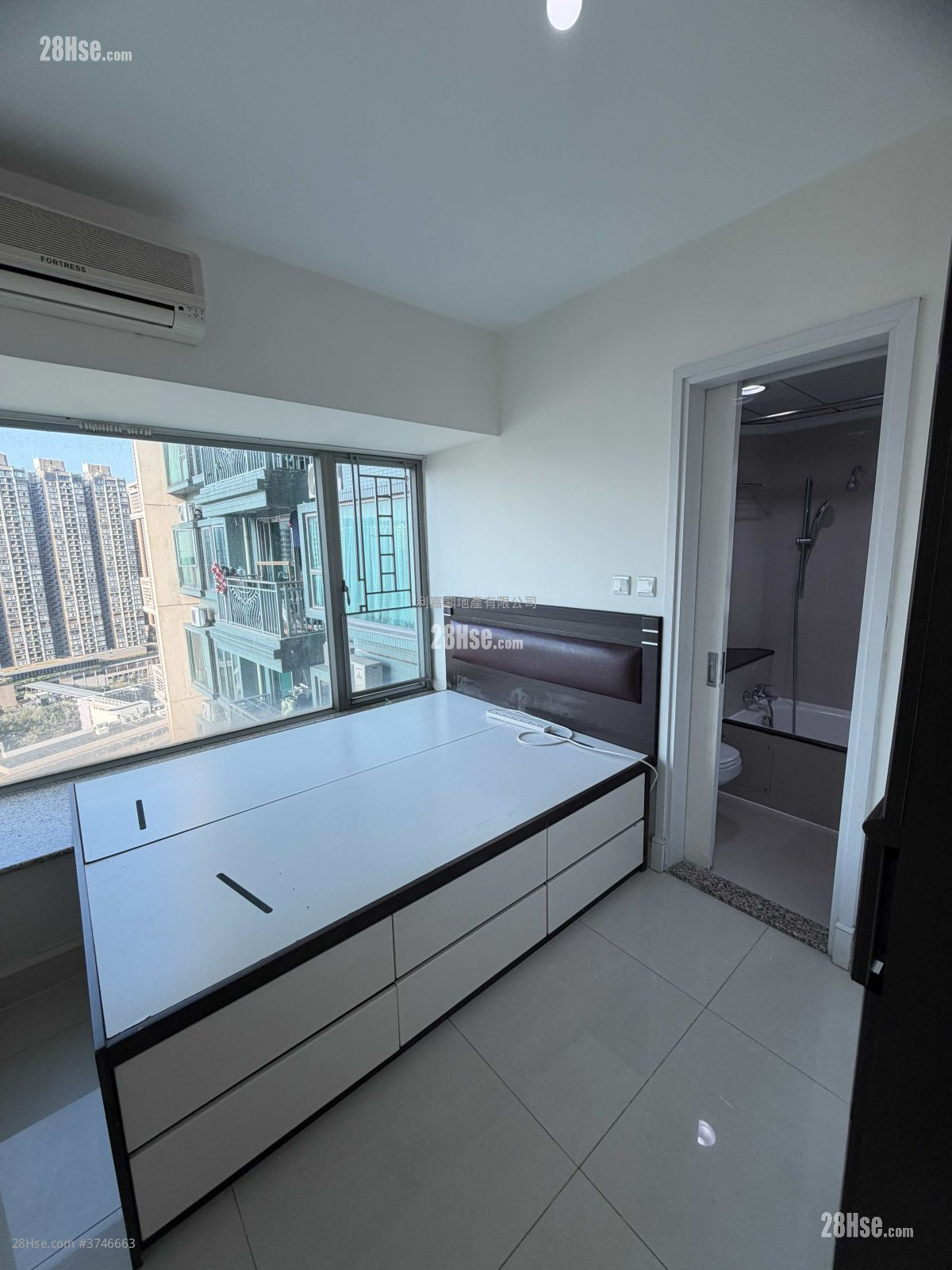 映湾园 售盘 3 房 749 平方尺