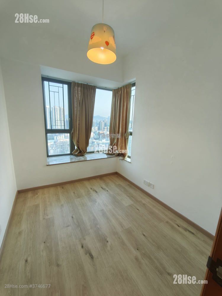 The Bloomsville Sell 3 Bedrooms , 2 Bathrooms 704 ft²