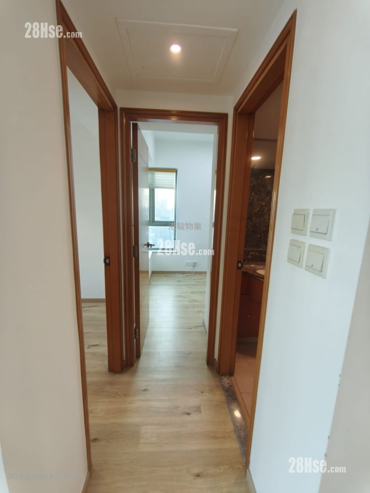 The Bloomsville Sell 3 Bedrooms , 2 Bathrooms 704 ft²