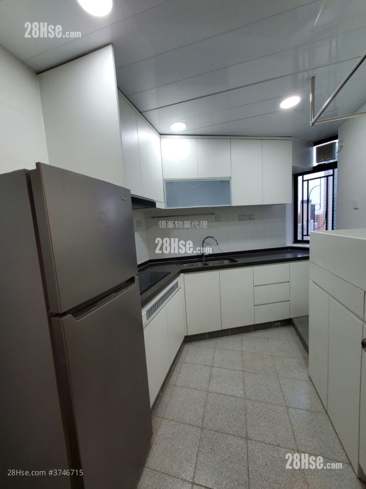 殷桦花园 售盘 3 房 , 2 浴室 842 平方尺