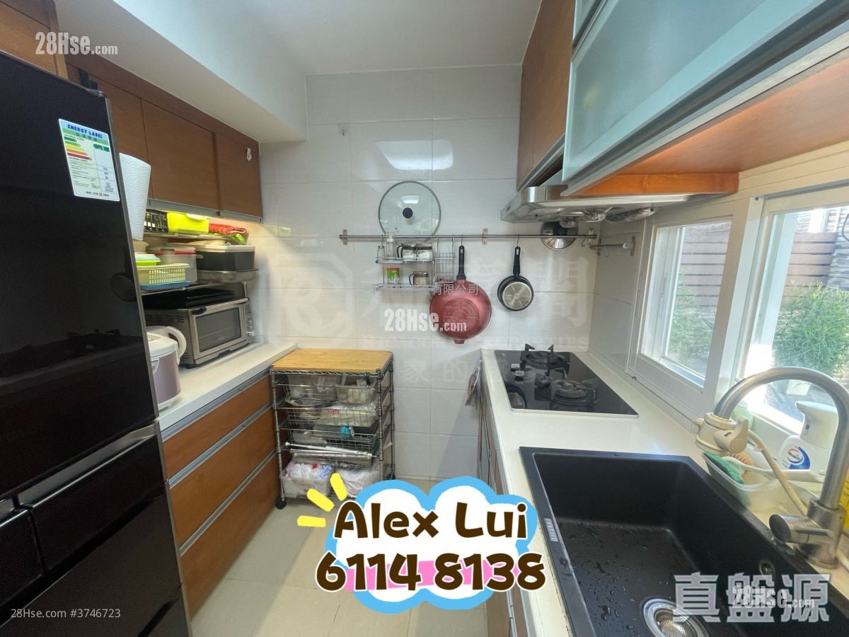 Fairview Park Sell 3 Bedrooms , 2 Bathrooms 1,035 ft²