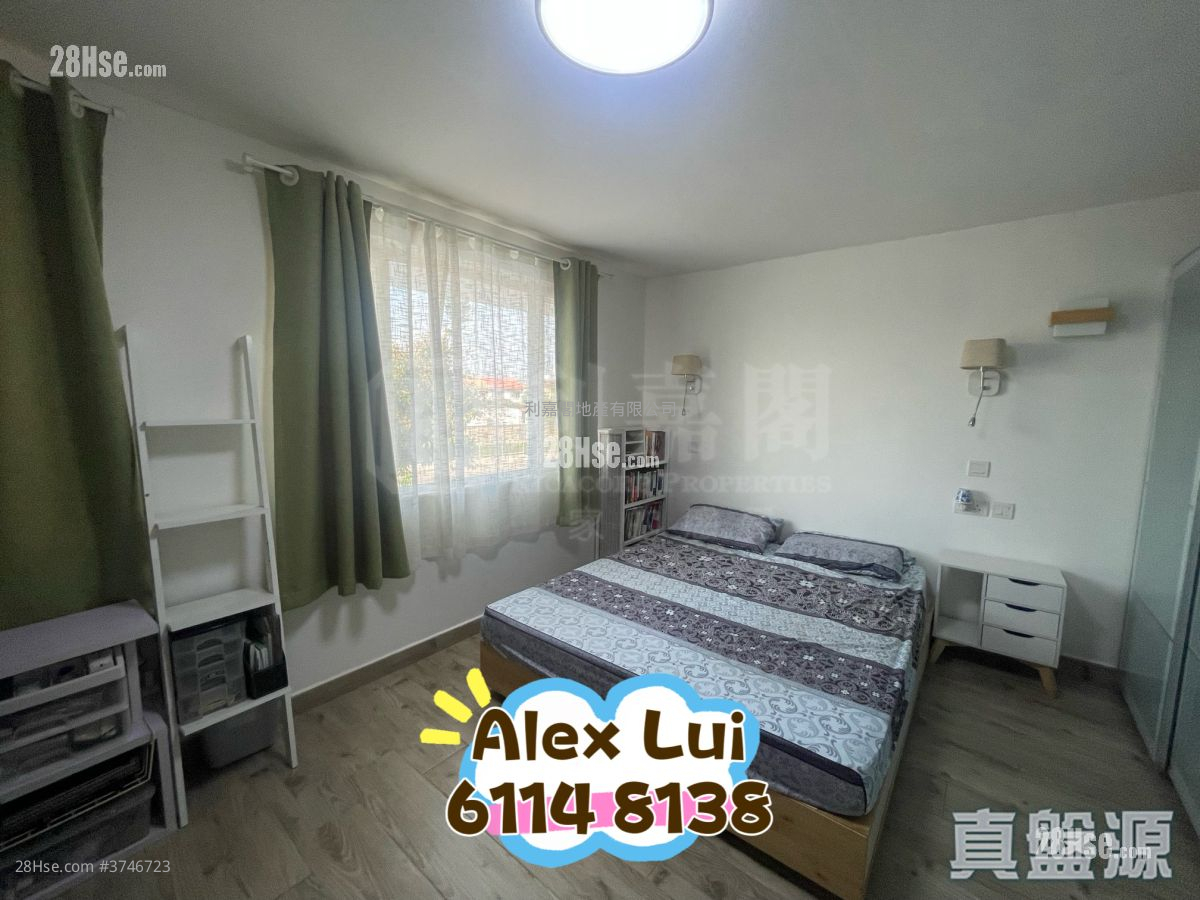 Fairview Park Sell 3 Bedrooms , 2 Bathrooms 1,035 ft²