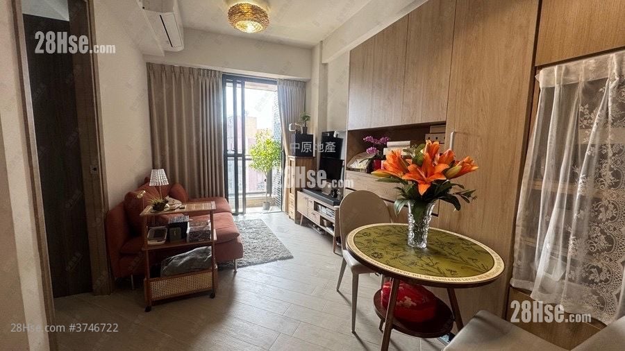 High Park Sell 1 Bedroom 329 ft²