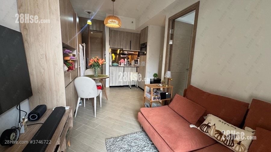 High Park Sell 1 Bedroom 329 ft²