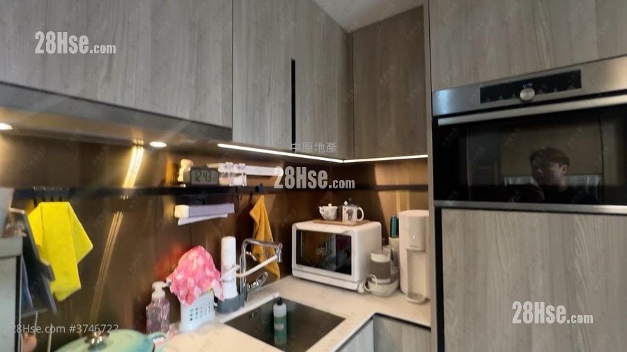 High Park Sell 1 Bedroom 329 ft²