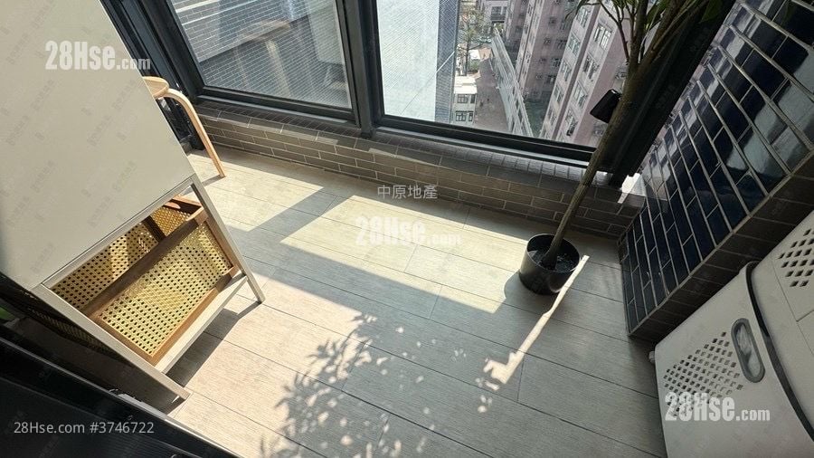 High Park Sell 1 Bedroom 329 ft²