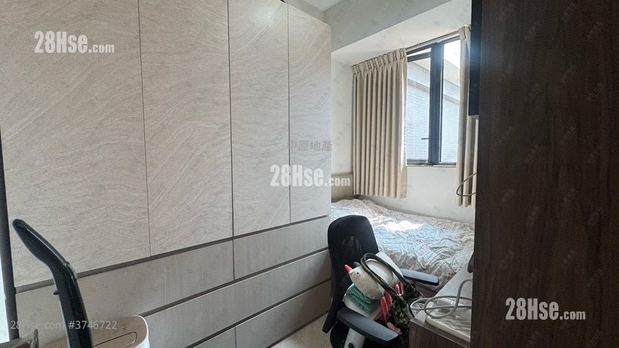 High Park Sell 1 Bedroom 329 ft²