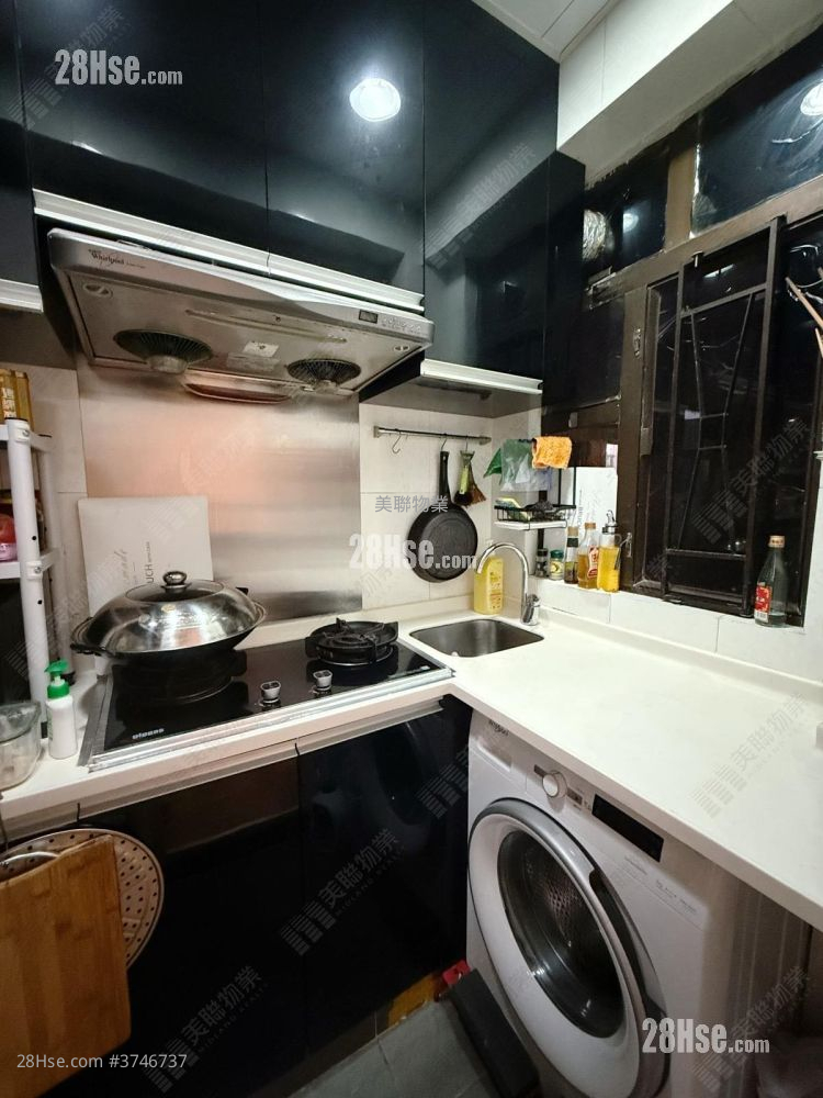 廚房: 葵涌大廈 售盤 3 房 , 1 浴室 388 平方呎