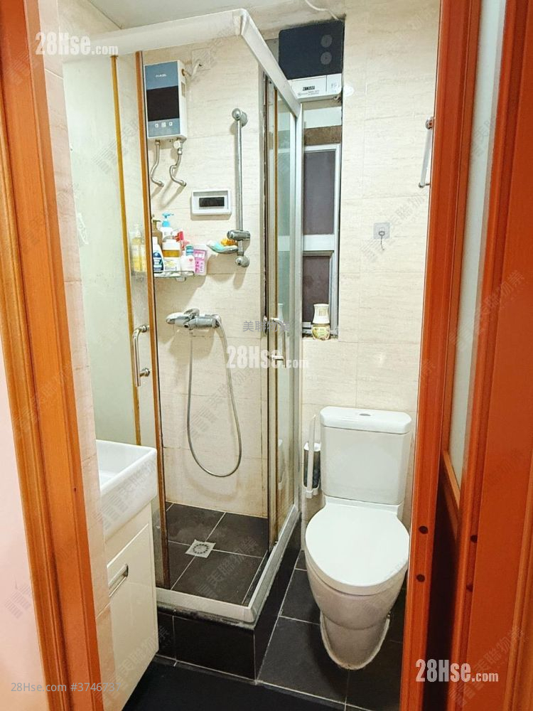 浴室: 葵涌大廈 售盤 3 房 , 1 浴室 388 平方呎