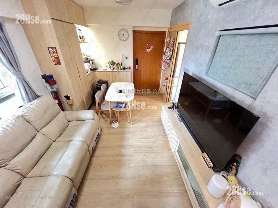 Yoho Town Sell 2 Bedrooms , 1 Bathroom 393 ft²