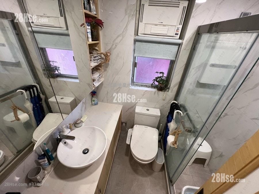 Yoho Town Sell 2 Bedrooms , 1 Bathroom 393 ft²