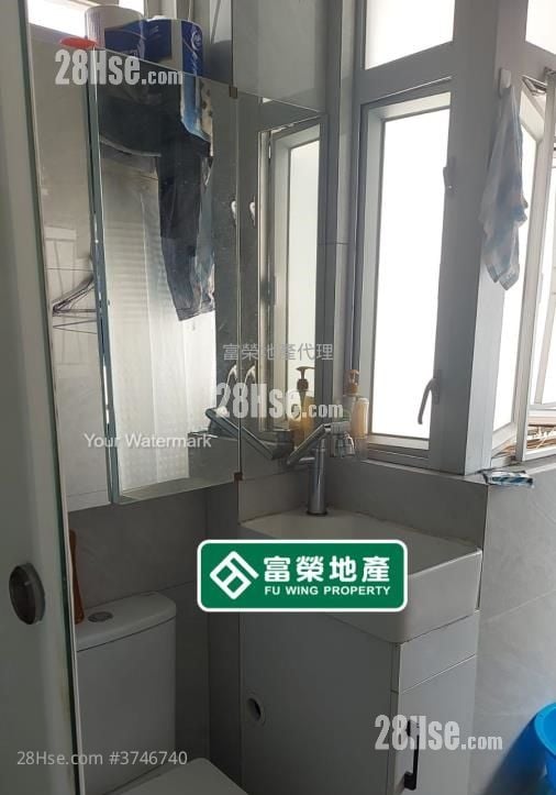 Wang Tak House Sell 2 Bedrooms , 1 Bathroom 312 ft²