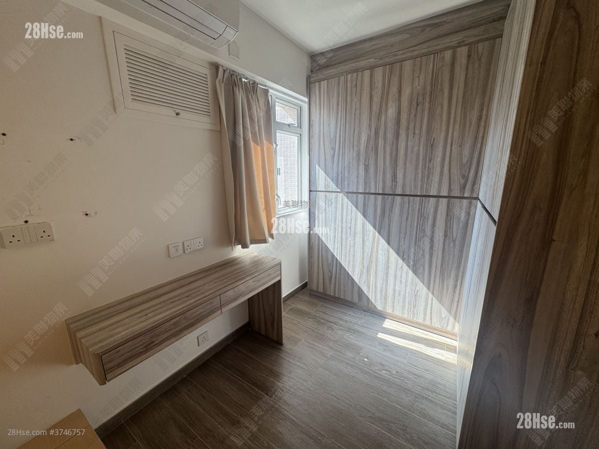 Sunshine City Sell 3 Bedrooms , 1 Bathroom 568 ft²