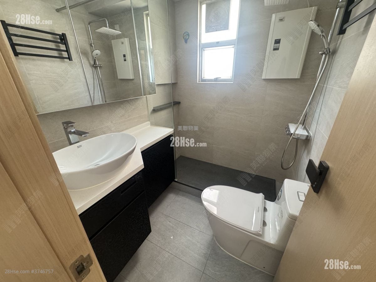 Sunshine City Sell 3 Bedrooms , 1 Bathroom 568 ft²