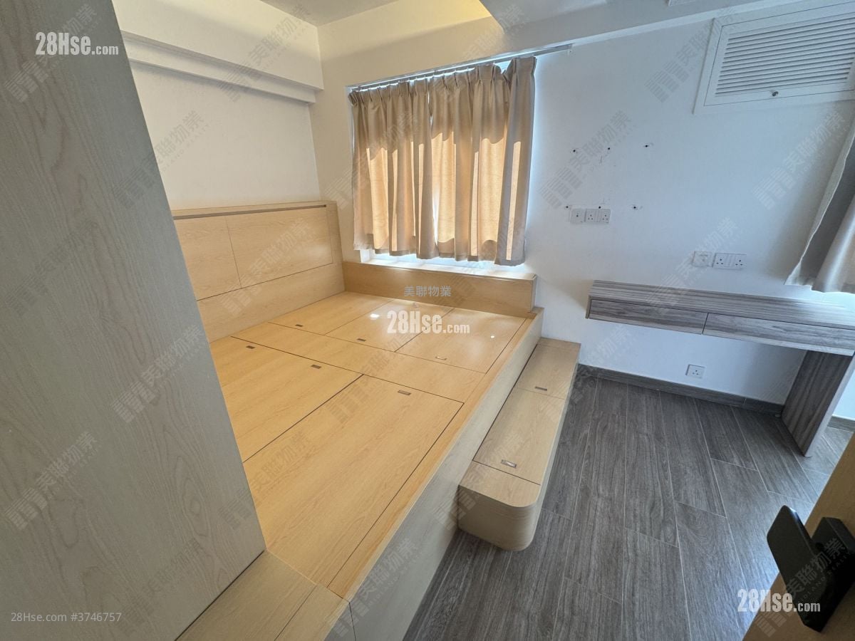 Sunshine City Sell 3 Bedrooms , 1 Bathroom 568 ft²