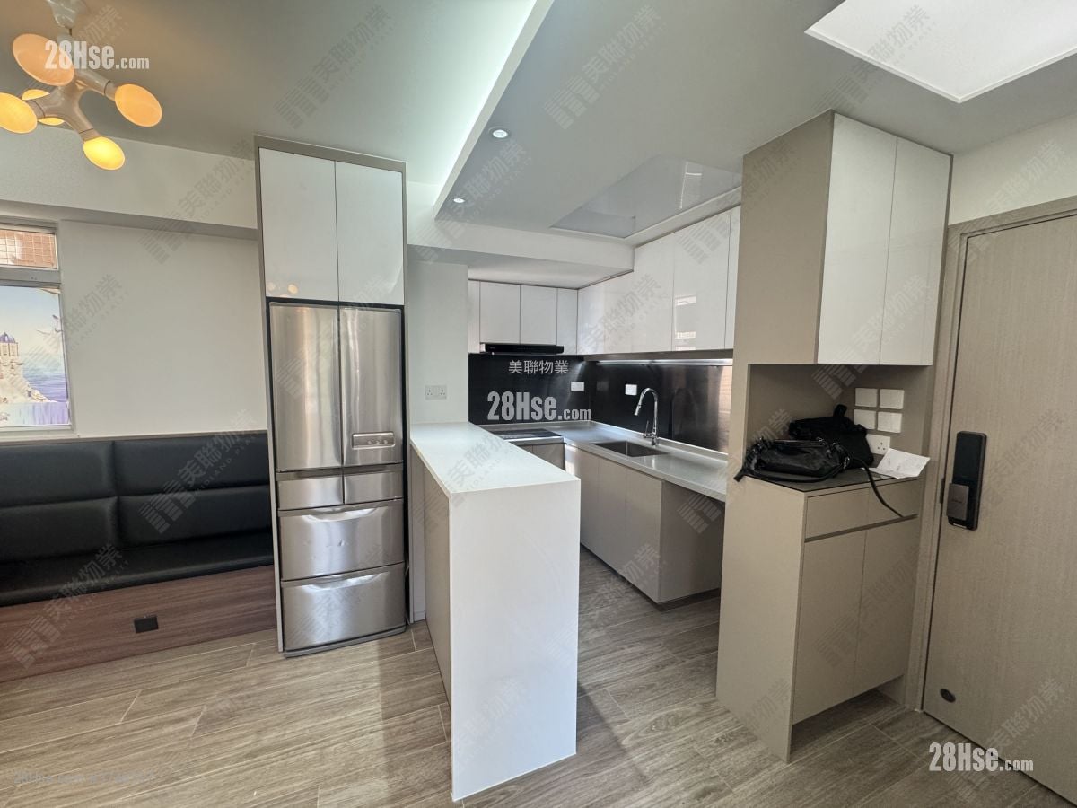 Sunshine City Sell 3 Bedrooms , 1 Bathroom 568 ft²