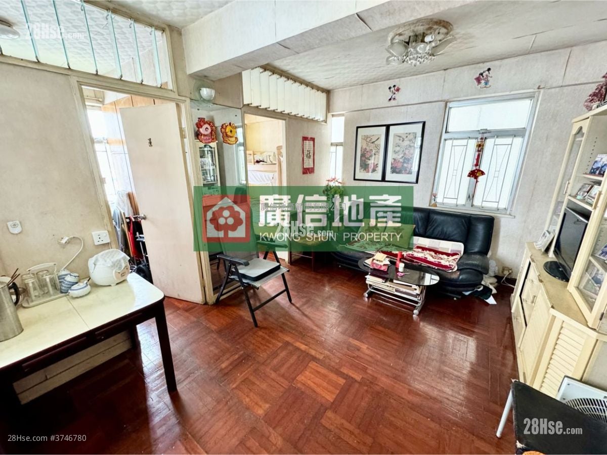 Shun Lee Building Sell 2 Bedrooms , 1 Bathroom 382 ft²
