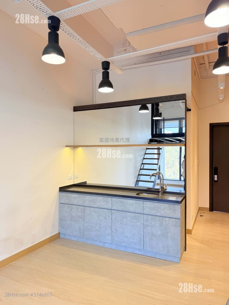 金百盛中心 租盤 2 房 , 2 廁所