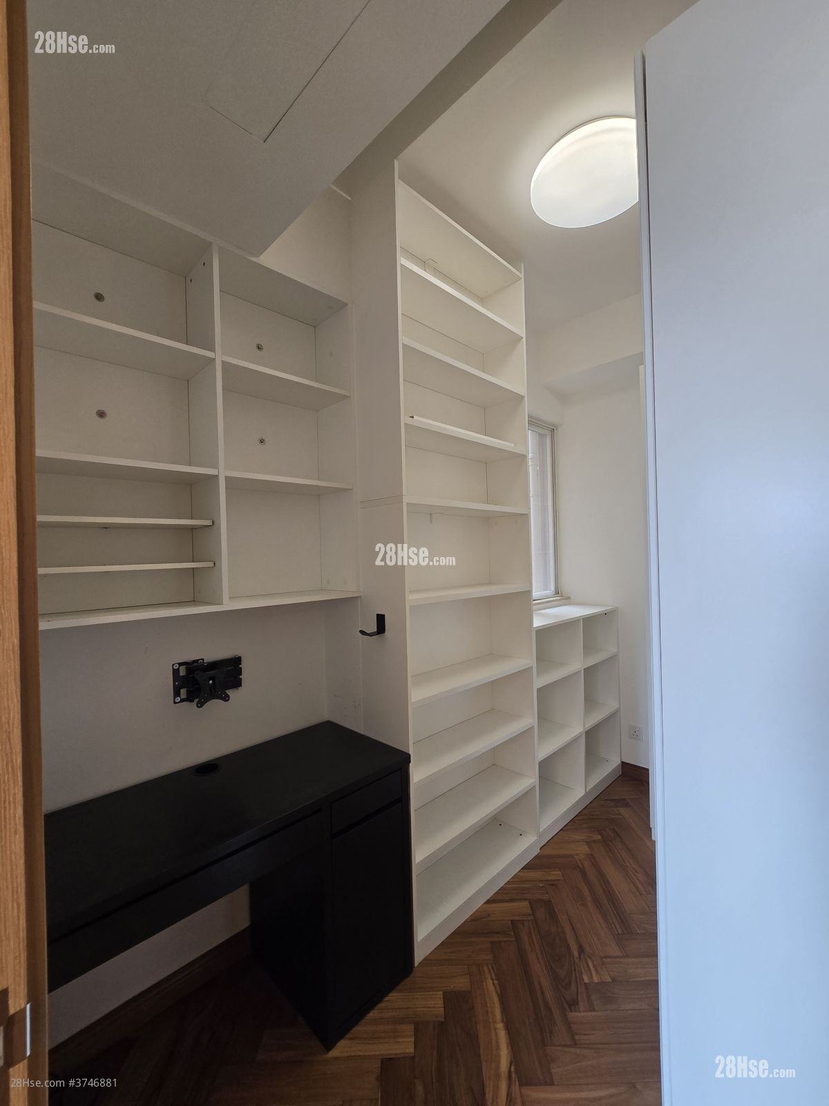 星堤 售盤 4 房 , 2 浴室 1,100 平方呎