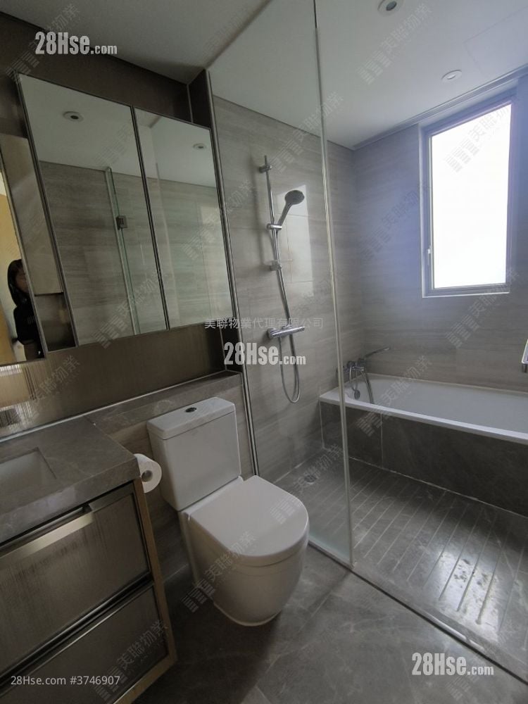 Peninsula East Sell 4 Bedrooms , 3 Bathrooms 999 ft²