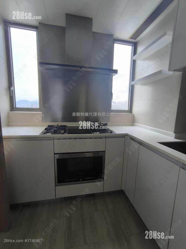 Peninsula East Sell 4 Bedrooms , 3 Bathrooms 999 ft²