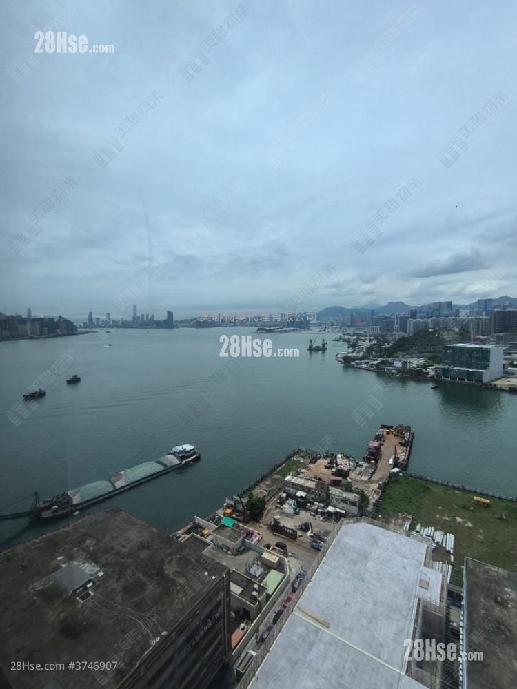 Peninsula East Sell 4 Bedrooms , 3 Bathrooms 999 ft²