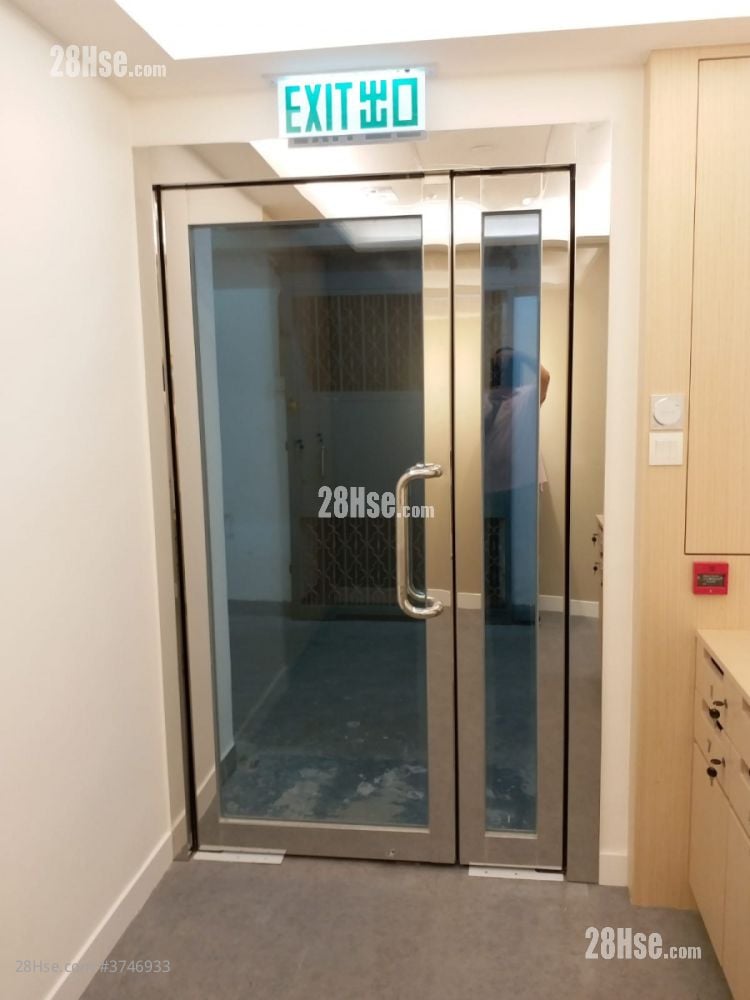 Kin Fat Industrial Centre Rental 60 ft²