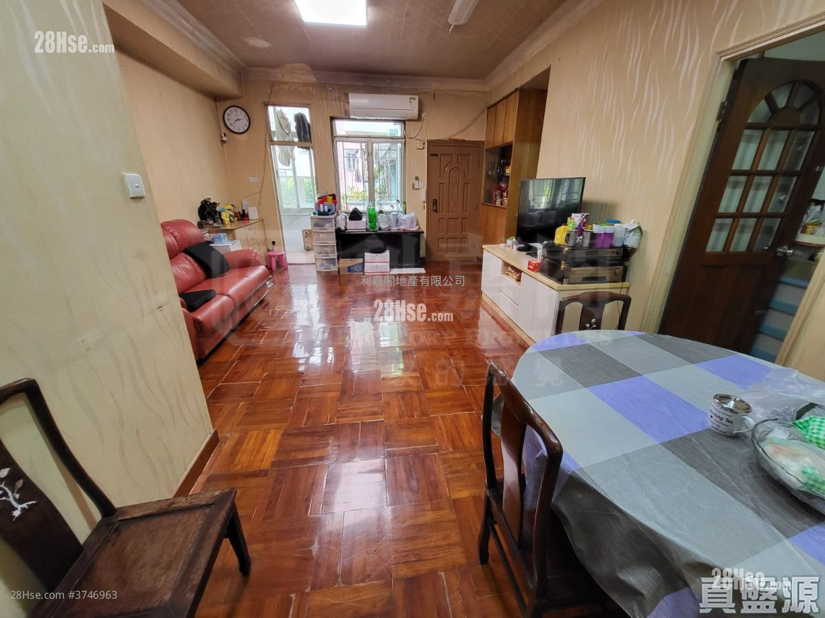 鍾山臺16號 售盤 5+ 房 , 2 浴室 1,145 平方呎