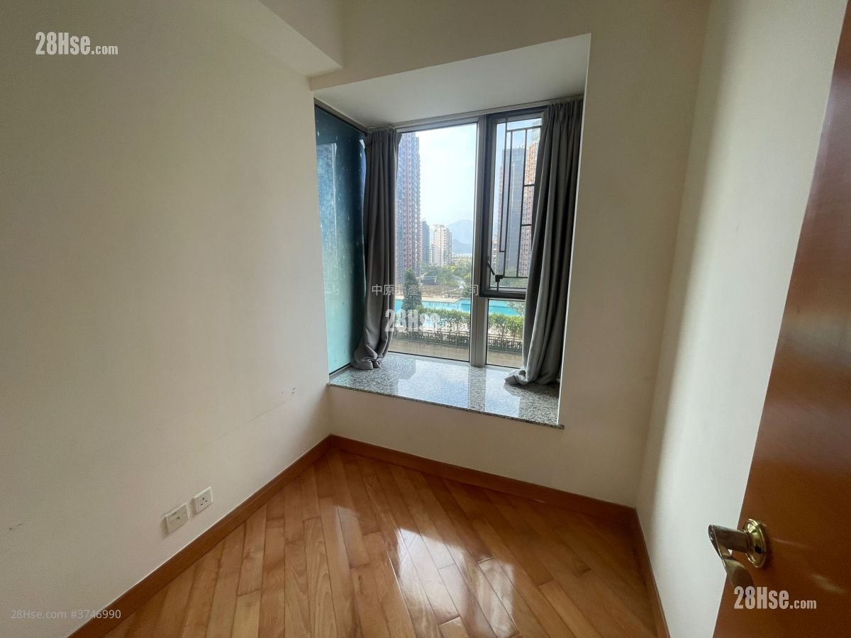 银湖天峰 售盘 2 房 , 3 浴室 550 平方尺