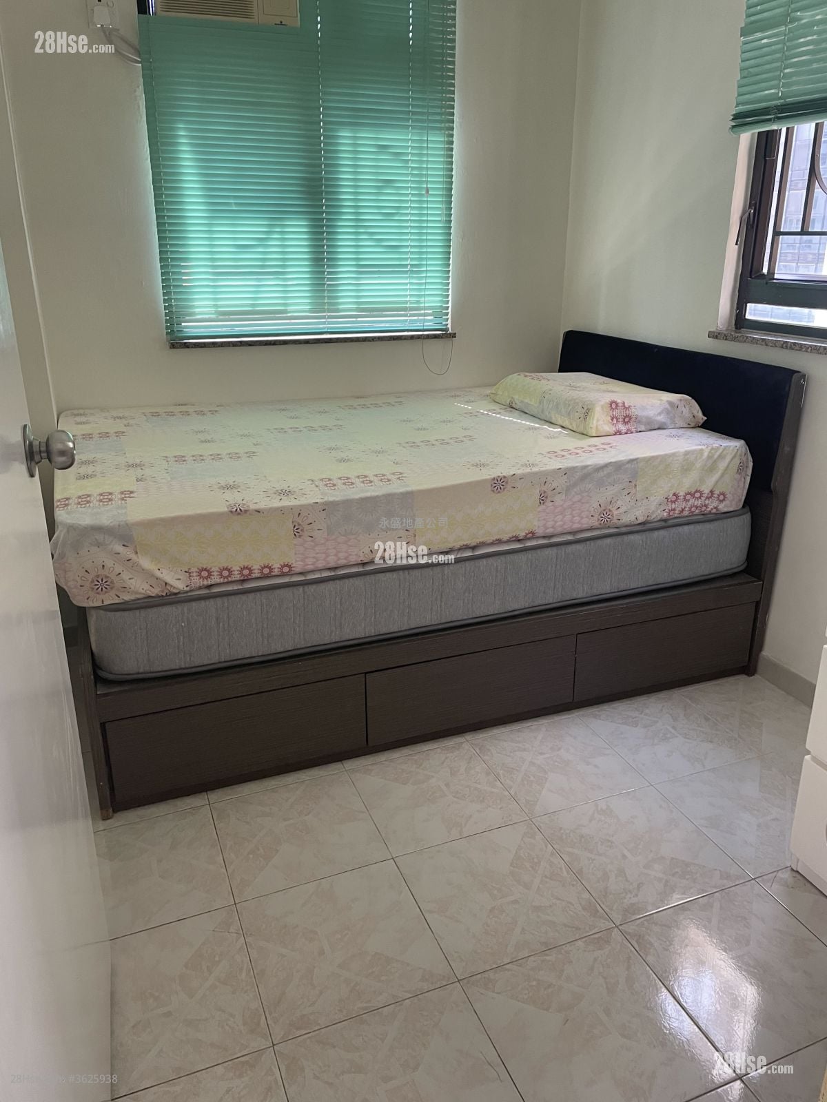 新华大厦 租盘 2 房 , 1 浴室 406 平方尺