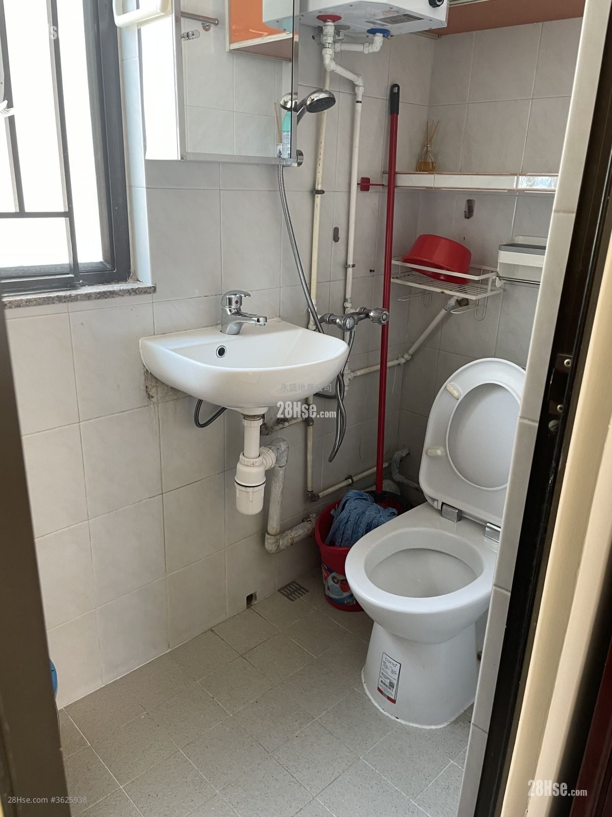 新华大厦 租盘 2 房 , 1 浴室 406 平方尺