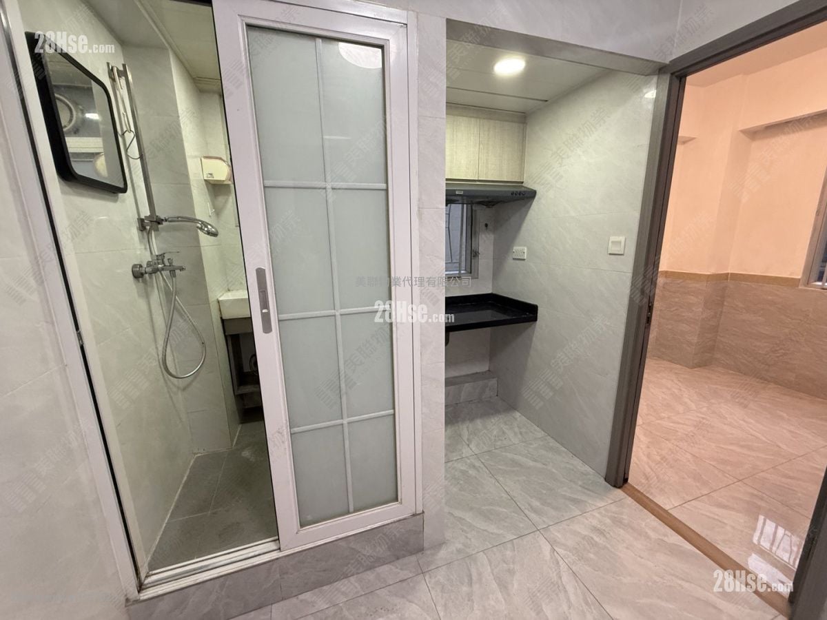 Hin Fai Building Sell 2 Bedrooms , 1 Bathroom 269 ft²