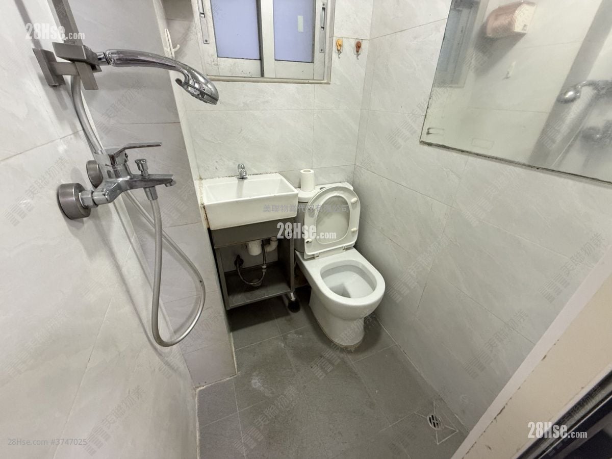 Hin Fai Building Sell 2 Bedrooms , 1 Bathroom 269 ft²