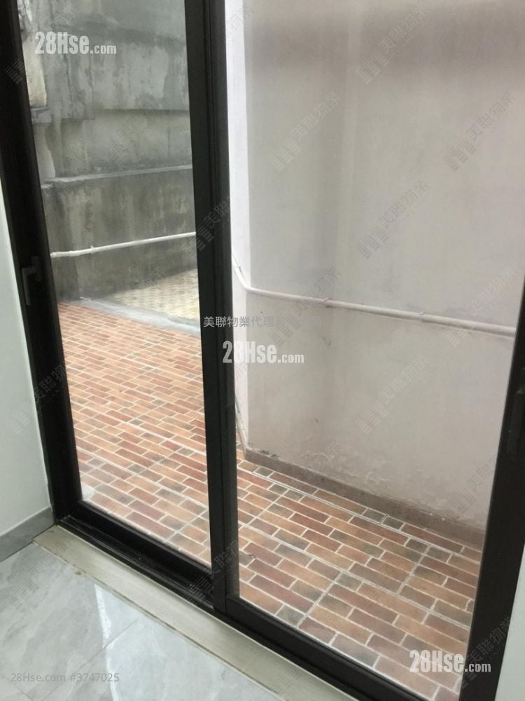 Hin Fai Building Sell 2 Bedrooms , 1 Bathroom 269 ft²