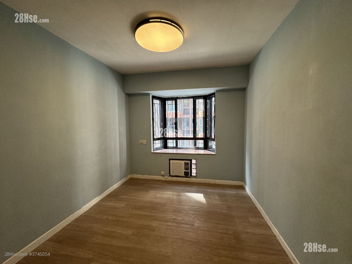 碧華花園 售盤 3 房 , 1 浴室 1,211 平方呎