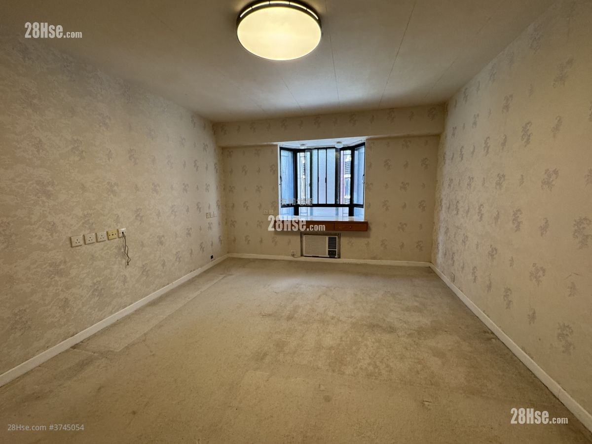 碧華花園 售盤 3 房 , 1 浴室 1,211 平方呎