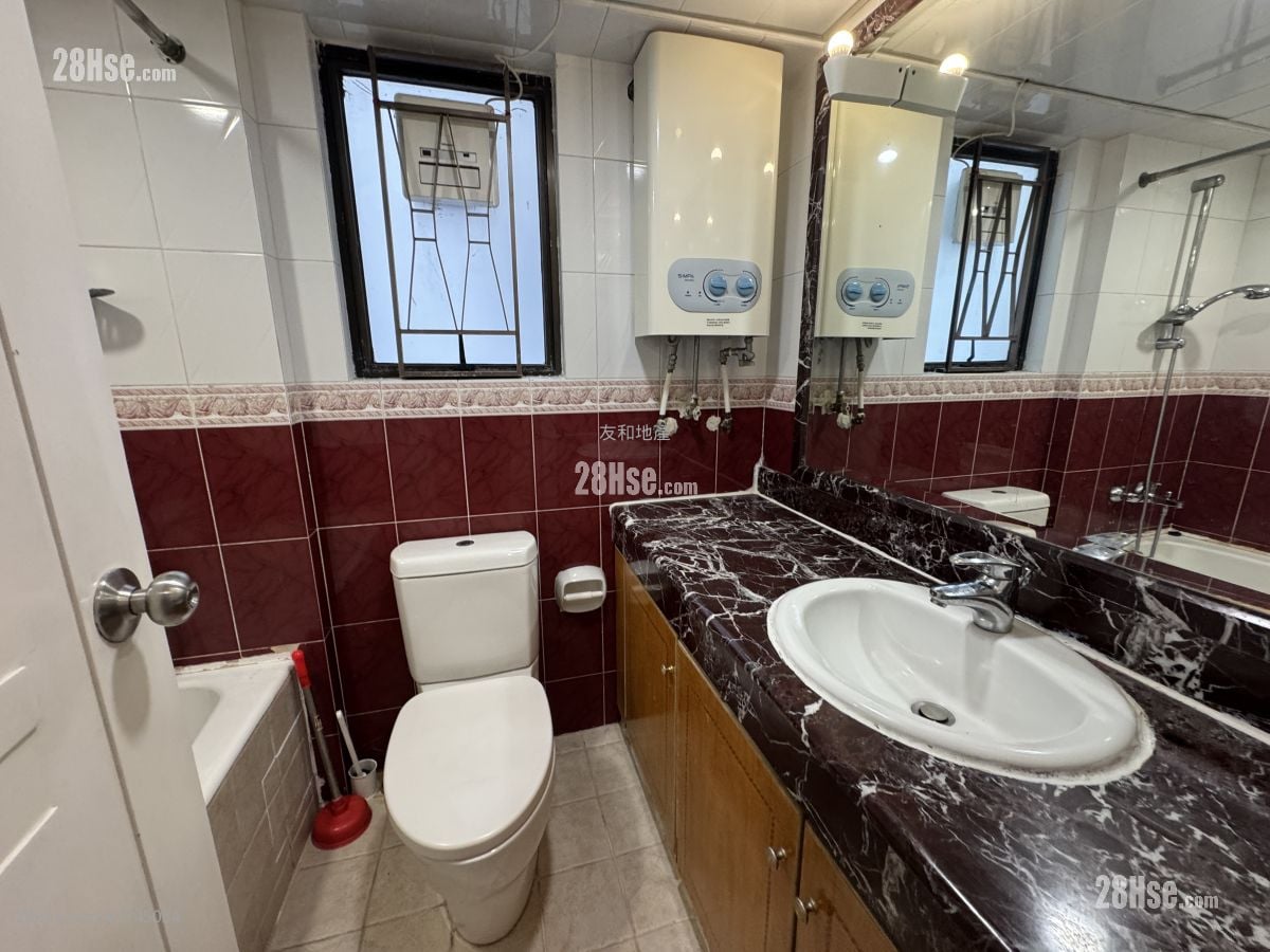 碧華花園 售盤 3 房 , 1 浴室 1,211 平方呎